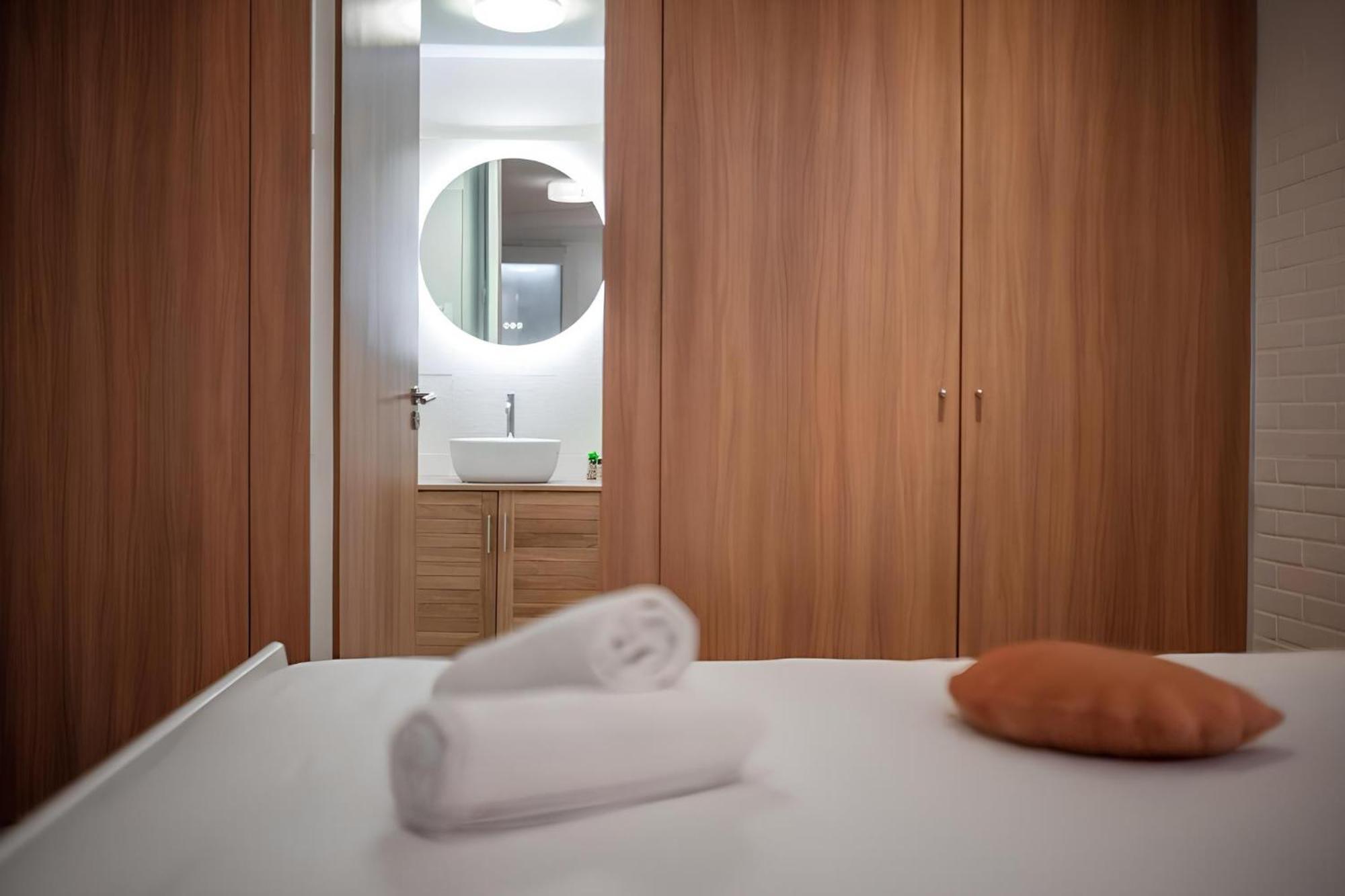 Cozy Appartement Plein Centre, Proche Gare/Plage Menton Exterior foto