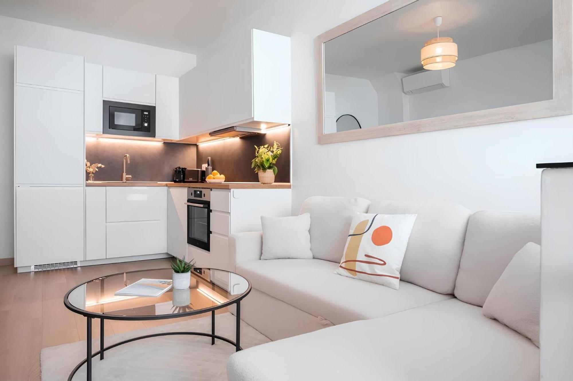 Cozy Appartement Plein Centre, Proche Gare/Plage Menton Exterior foto